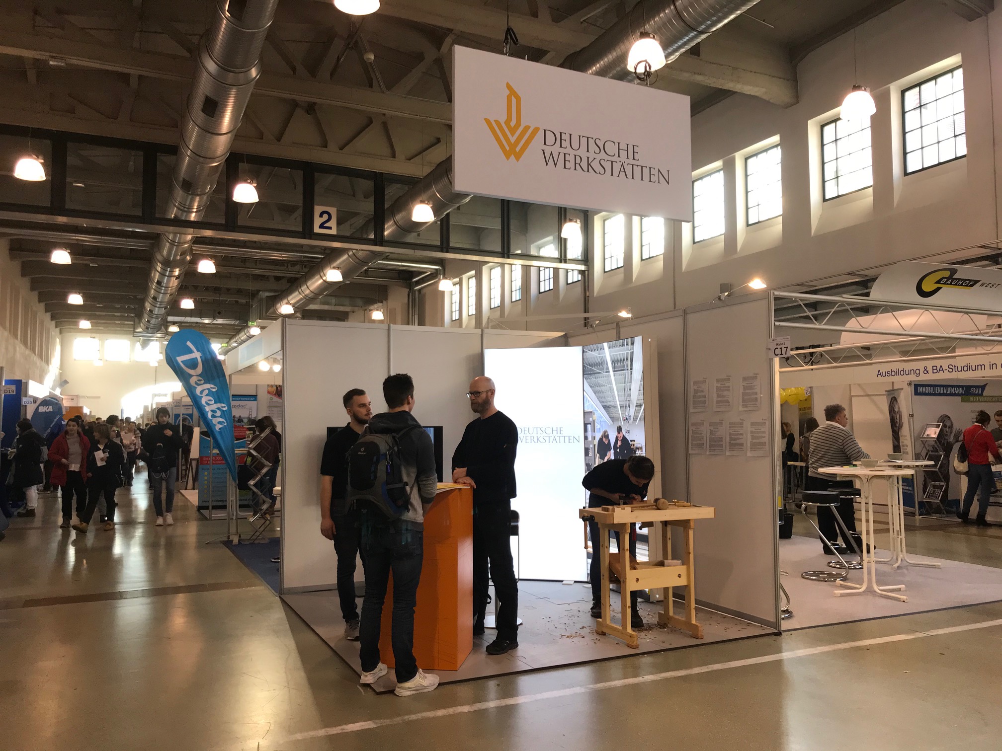 Auf der Messe Karrierestart waren im Januar 2020 erneut die Deutschen Werkstätten aus Dresden-Hellerau vertreten. Foto: PR DW/Juliane Richter
